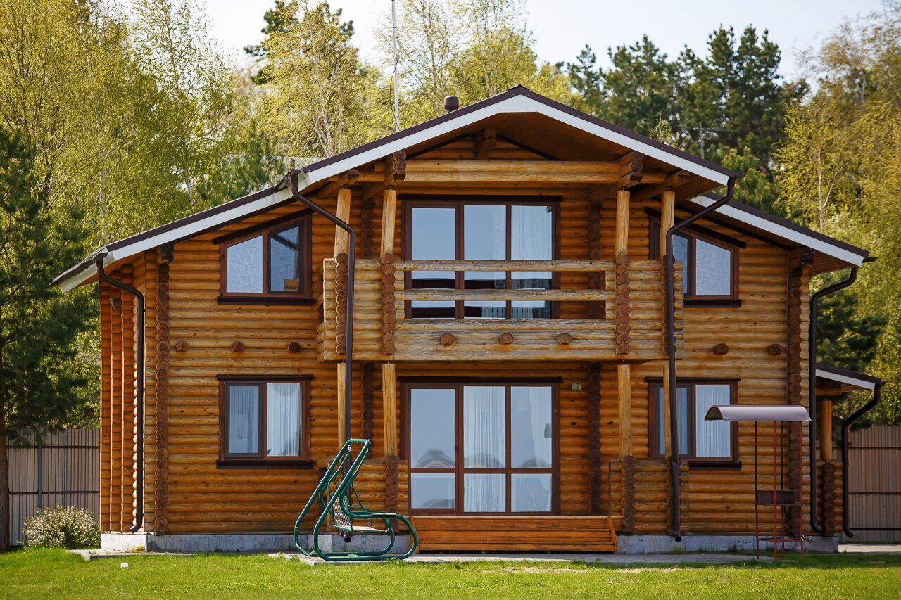 Любой из четырех коттеджей 